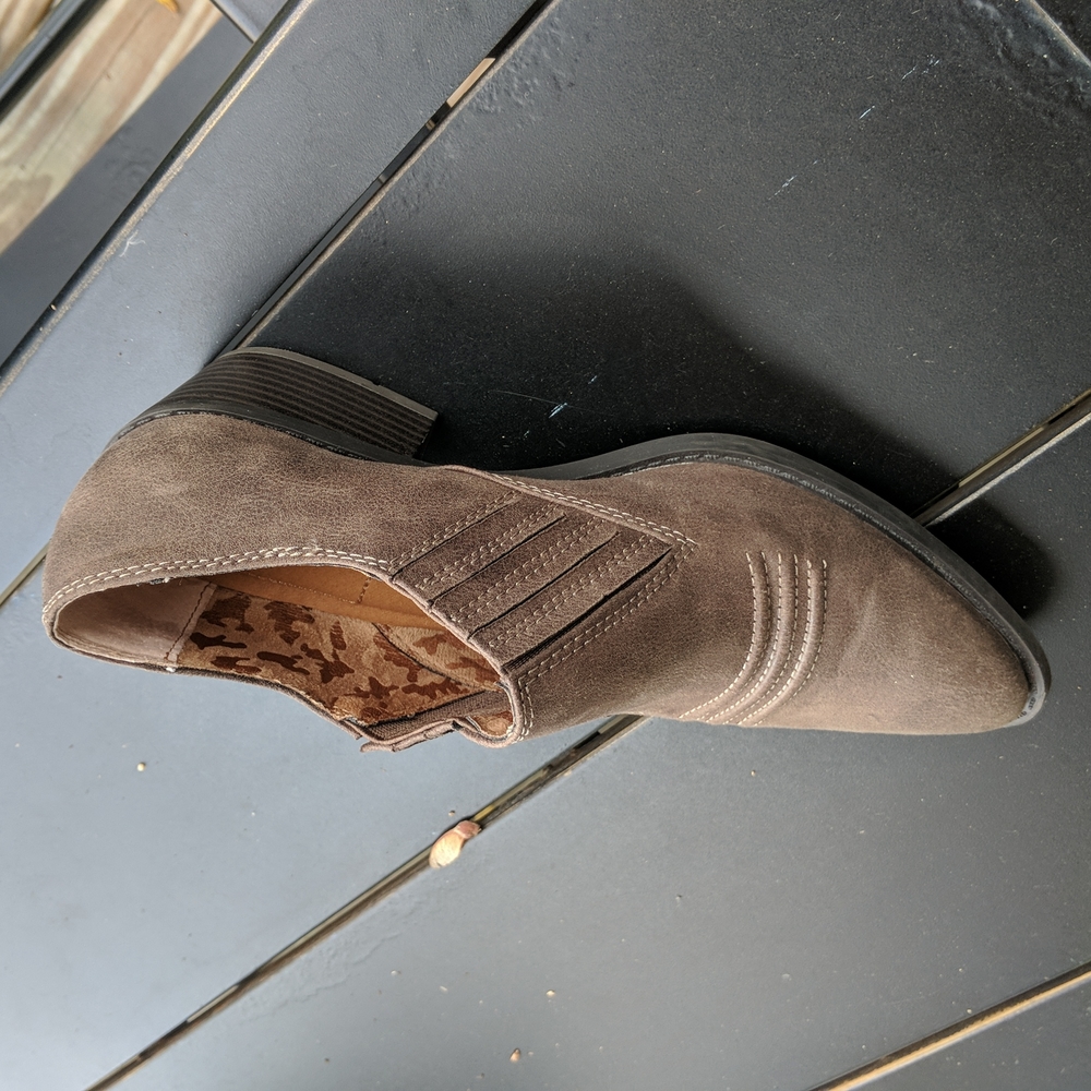 White mountain booties